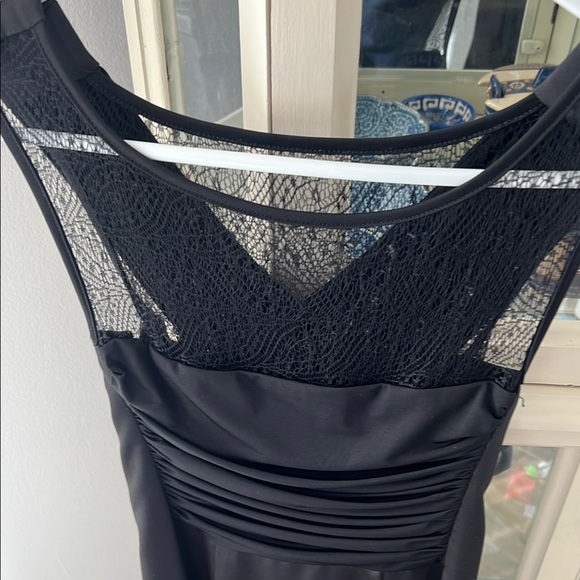 Black satin mini with lace detail - Picture 5 of 6